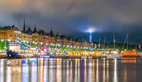Night View Stockholm Waterfront Beautiful Old Houses Stretched Alongside Swede — стоковое фото