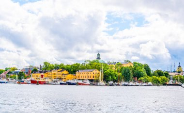 Stockholm, İsveç 'in merkezinde bir rıhtım manzarası