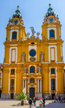 Melk Abbey, Avusturya 'daki Aziz Peter ve Paul Kilisesi