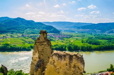 Kuenringer Kalesi 'ni mahveder. İngiliz Kralı Richard Aslan Yürek burada esir tutuluyordu. Durnstein (Durnstein), Wachau Vadisi - UNESCO Dünya Mirası Alanı, Aşağı Avusturya