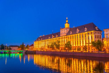 Wroclaw Üniversitesi, Polan 'ın günbatımı görünümü