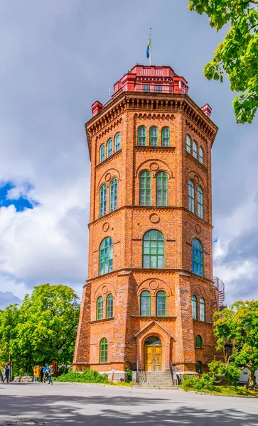 Stockholm 'deki Skansen Müzesi' nde bir tuğla kule manzarası.