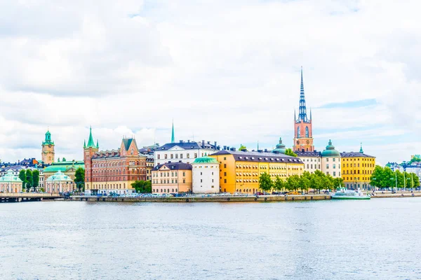 Riddarholmskyrkan (Riddarholmen Kilisesi) tarafından yönetilen Gamla Stan 'in Panorama manzarası
