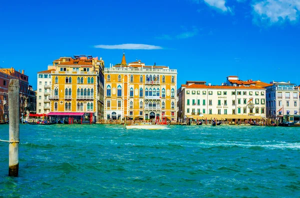 View Buildings Situated Edge Guidecca Channel Italian City Venice — Zdjęcie stockowe