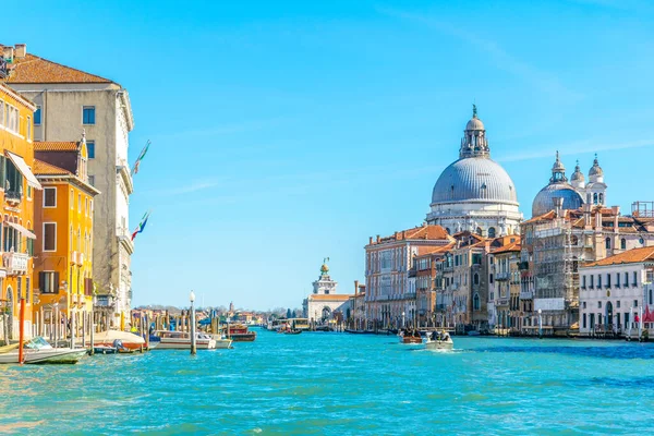 Vista Del Gran Canal Venecia Italiana Con Una Cúpula Iglesia — Foto de Stock