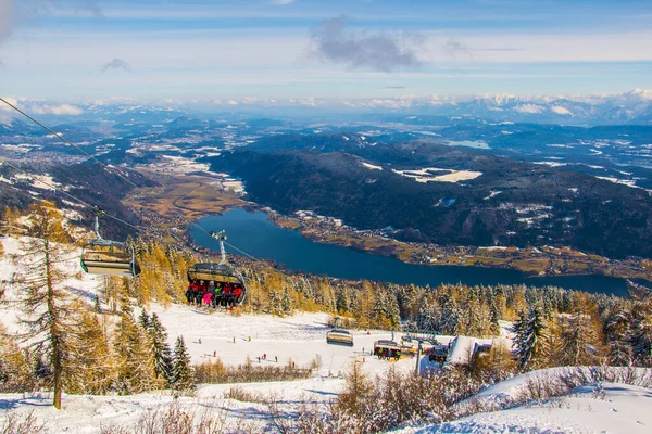 Vista Aérea Lago Ossiach Ossiachersee Montanha Gerlitzen Perto Villach Áustria — Fotografia de Stock