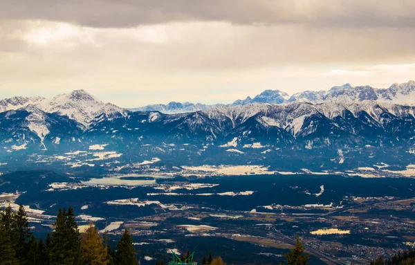 Vista Dolomitas Alpes Cobertos Neve Montanha Gerlitzen Perto Villach — Fotografia de Stock