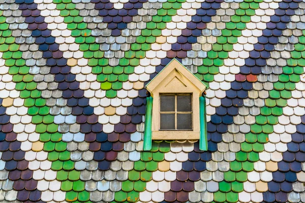 View Colorful Tiles Small Window Roof Stephansdom Cathedral Vienna Austria — Stockfoto