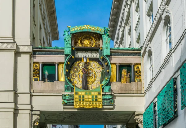 Widok Słynnego Zegara Ankeruhr Historycznym Centrum Wiednia Austria — Zdjęcie stockowe