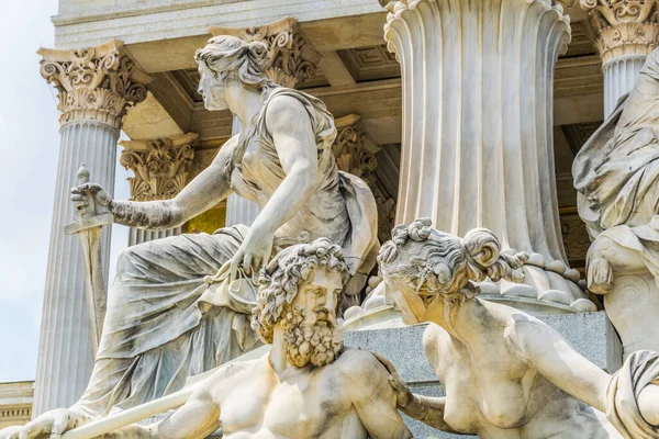 Detalle Estatua Pallas Athena Situada Frente Edificio Del Parlamento Viena — Foto de Stock