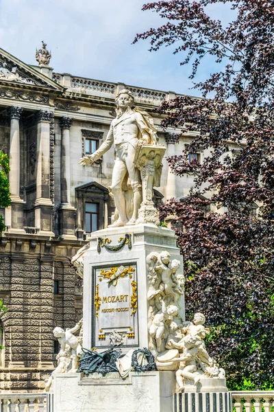 Статуя Відомим Композитор Вольфганга Амадея Моцарта Burggarten Відень Австрія — стокове фото