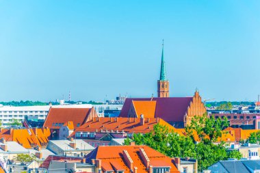 Wroclaw, Polan 'daki Aziz Adalbert Kilisesi' nin havadan görünüşü