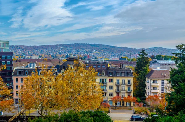 Enge Kilisesi 'nden alınan Zürih' in havadan görünüşü
