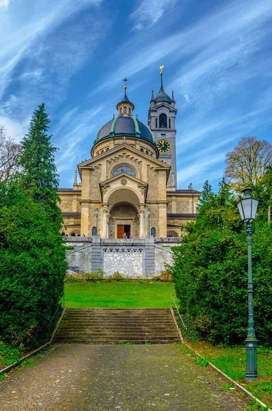 1894 yılında Zürih, Switzerlan 'da Neo-Rönesans tarzında inşa edilen Enge kilisesinin manzarası