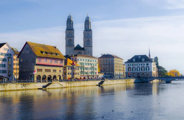 View Grossmunster Church Zurich Old Town River Side Limmat Zurich — Stock Photo, Image