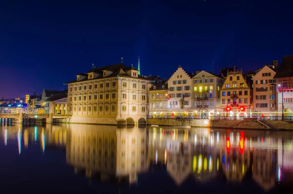 전기화 Cityhall Limmat River Bank Evening Zurich Switzerlan — 스톡 사진