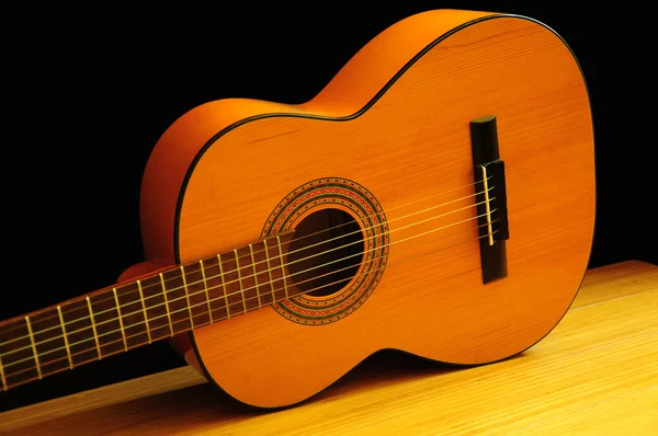 Classical acoustic guitar — Stock Photo, Image