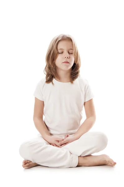 Menina meditando — Fotografia de Stock