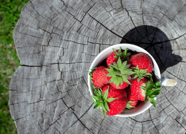 Fresh Juicy Strawberries Wooden Background — Stock Photo, Image