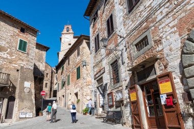 Campiglia Marittima, Etrüsk kıyısındaki Val di Cornia 'nın en güzel köylerinden biridir..