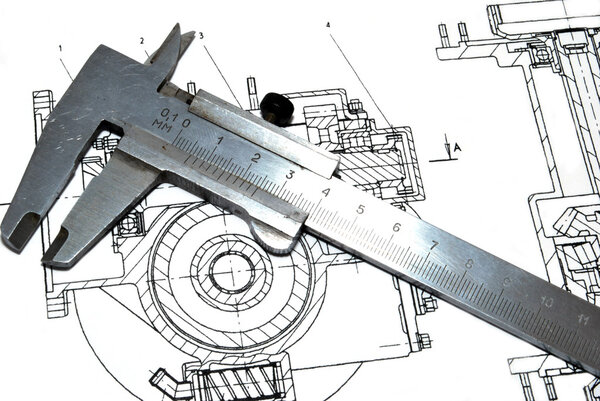чертеж и линейка
