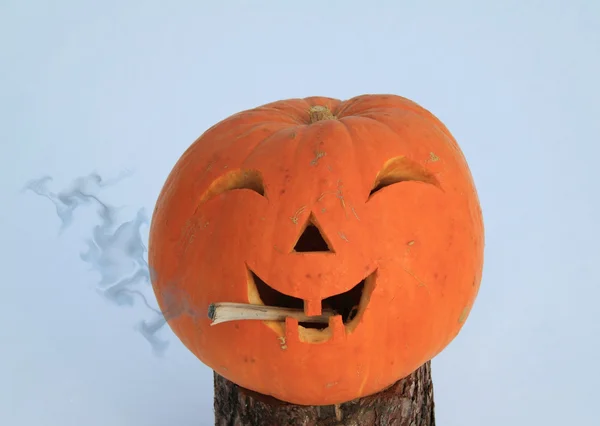 bir sigara ile kabak