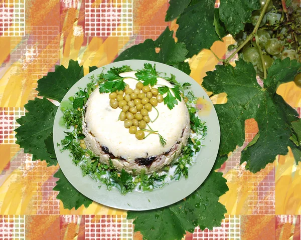 Salad decorated by green peas — Stock Photo, Image