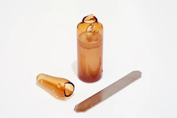 ilaç açık cam ampul