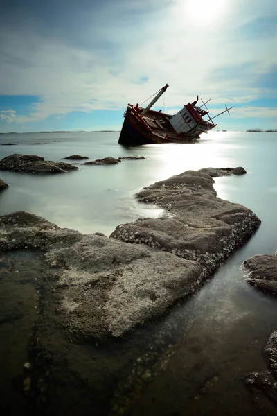 Barco volcado — Foto de Stock