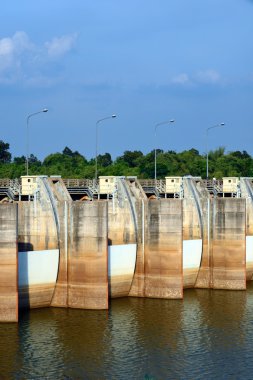 Dike.