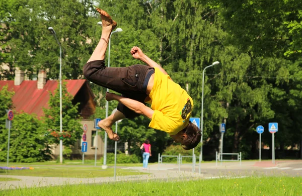 Hombres de parkour — Stockfoto