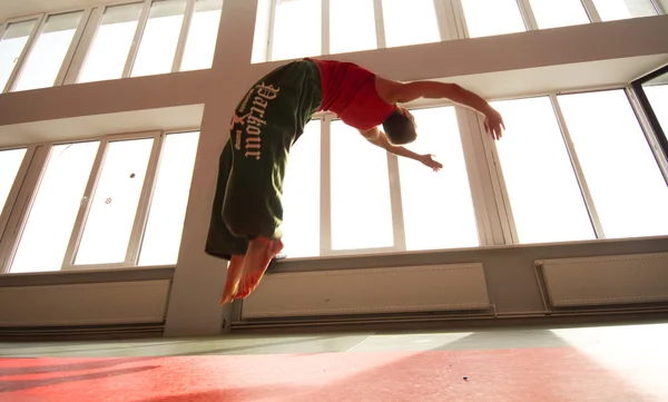 Erkekler yapar bir flip