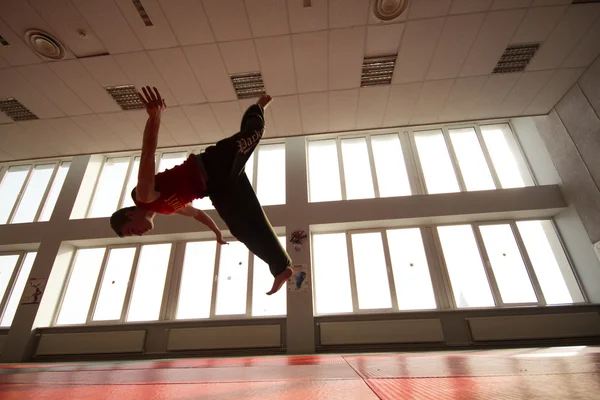 Erkekler yapar bir flip