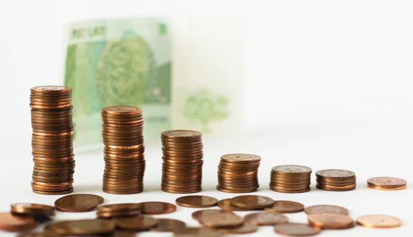 Beyaz arkaplanda paralar