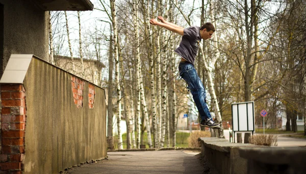 Hombres de parkour — Stockfoto