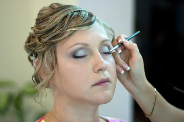 Applying Make-up — Stock Photo, Image