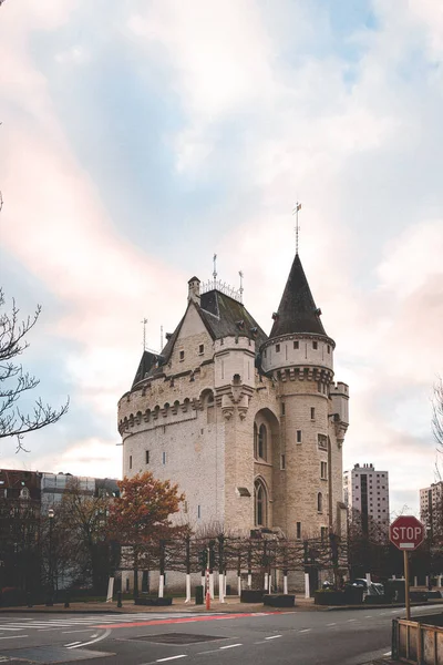 Brüksel Kartpostalındaki Port de Hal Kalesi