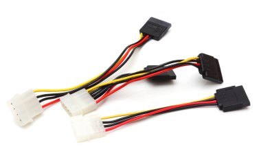 Beyaz arka plan üzerinde izole bilgisayar tel