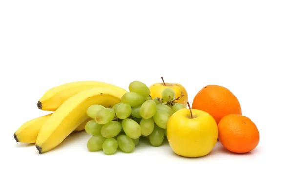 Mezcla de frutas aisladas en blanco — Foto de Stock