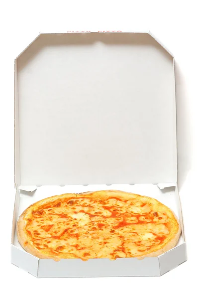 Пицца в открытой коробке — стоковое фото