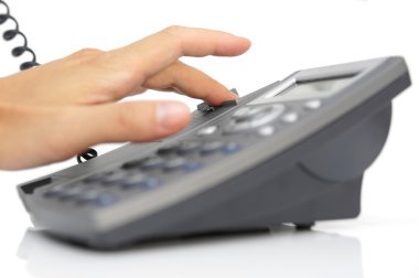 adam telefonu asılı