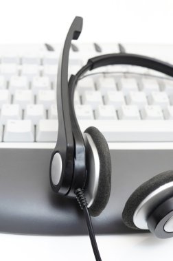 müşteri hizmet kavramı klavye ve kulaklık