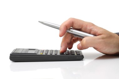 zakenman werken op de rekenmachine