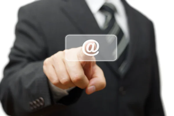 Бізнесмен, який натискає на віртуальну кнопку, зв'язок електронної пошти — стокове фото