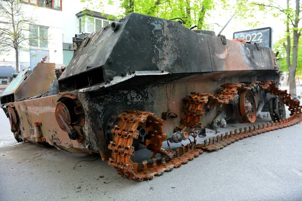 Kyiv Ukraine May 2022 Destroyed Russian Tank Stands Roadside Destroyed — Zdjęcie stockowe