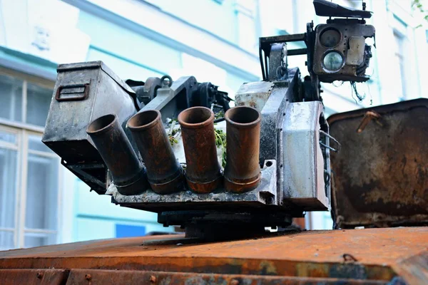 Gostomel 'deki Antonov havaalanında imha edilen Rus özel zırhlı aracı 