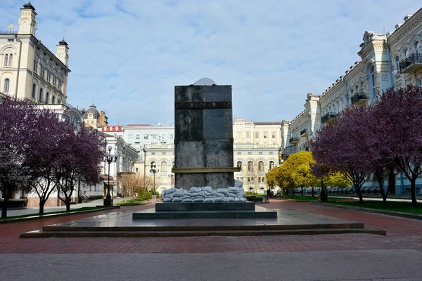 Bekistingsschilden Rond Het Monument Voor Componist Mykola Lysenko Het Beschermen — Stockfoto