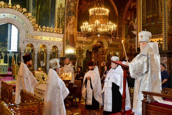 Kyiv Ukraine 2022 Priests Conduct Farewell Ceremony Volodymyr Cathedral City — Photo