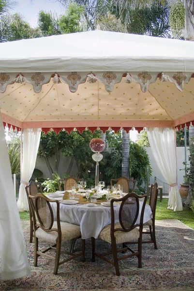 Outside lunch tent — Stock Photo, Image