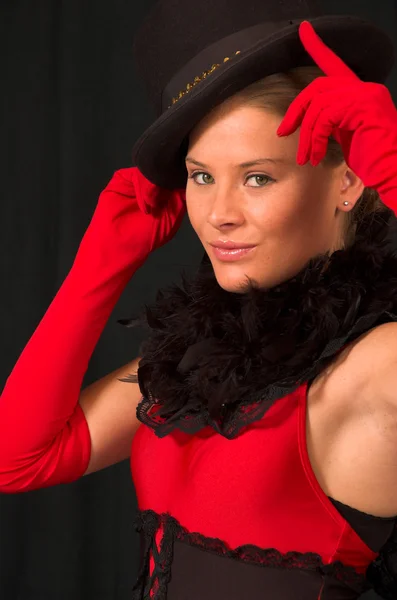 Model met hoed en rode handschoenen — Stockfoto